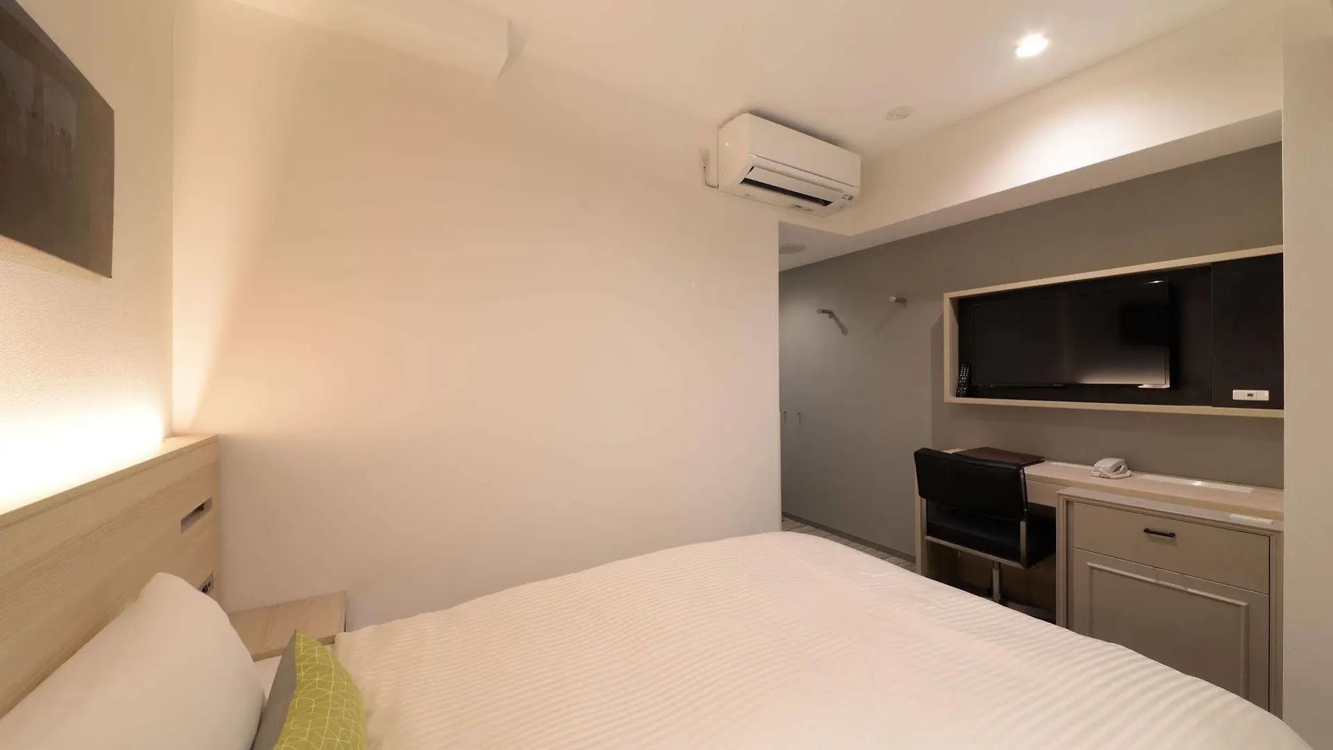 Vessel Inn Shinsaibashi Osaka 4*,